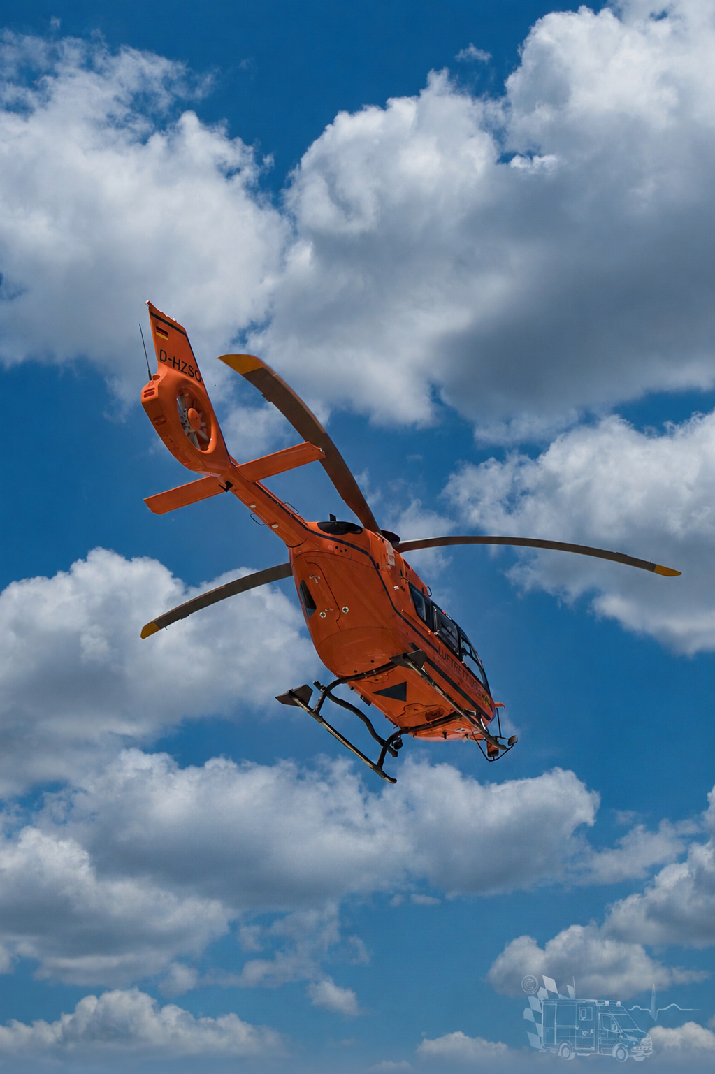 Rettungshubschrauber als Blaulichtkompass Motiv